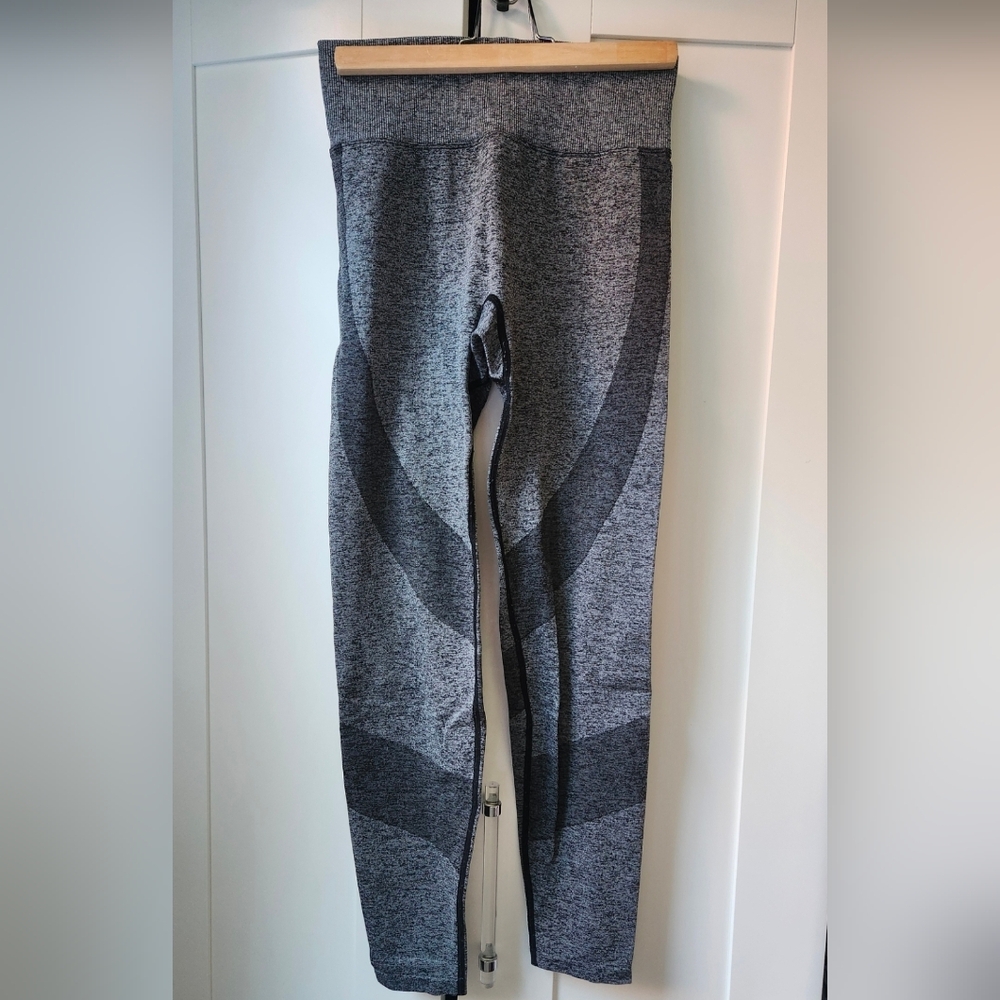 VS Pink Grey Leggings